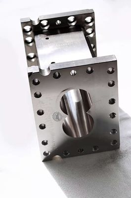 جودة  200mm To 400mm Extrusion Screw Barrel Extruder Barrel For Co Rotating مصنع