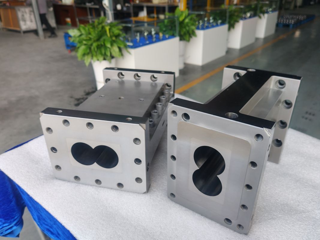 البراميل المقاومة للاستعمال في اللون المعدني لـ PP PVC PA PE Twin Screw Extruder Hot Sellin
