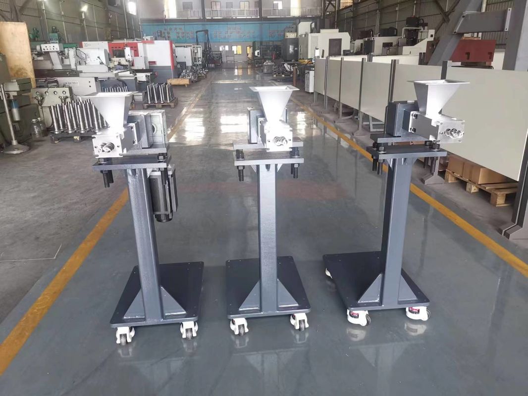 أجزاء آلة التدحرج المزدوج المدورة معًا قطعة المسمار الشعبية والطعام الجانبي