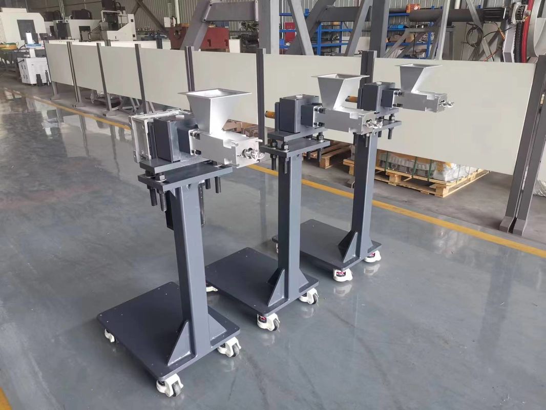 المغذيات الجانبية للآلات البلاستيكية المتناوبة لـ PP PE POM PVC PET عالية الكفاءة