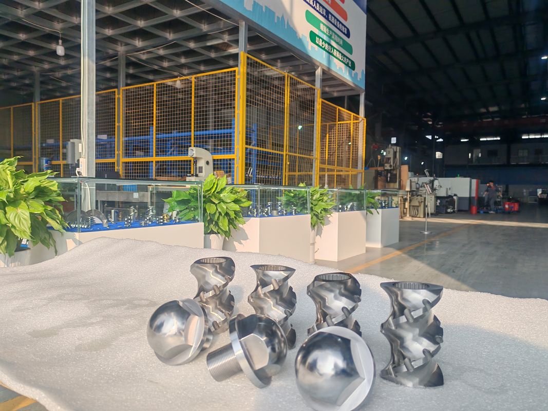 آلة البثق ذات اللولب المزدوج عناصر لولبية فائقة للخلط والنقل للحصول على نتائج دقيقة