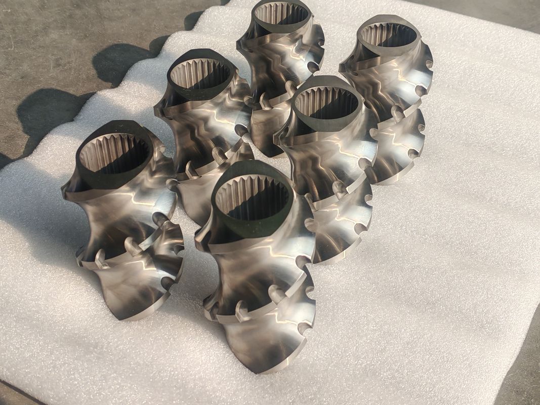 آلة البثق ذات اللولب المزدوج عناصر لولبية فائقة للخلط والنقل للحصول على نتائج دقيقة